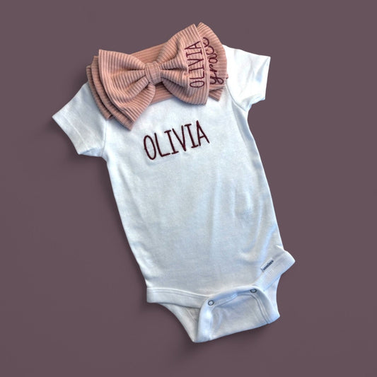 Personalized Onesie and Bow gift Set with Baby girl name. Custom baby gift with stretchy headband bows for baby shower or photos