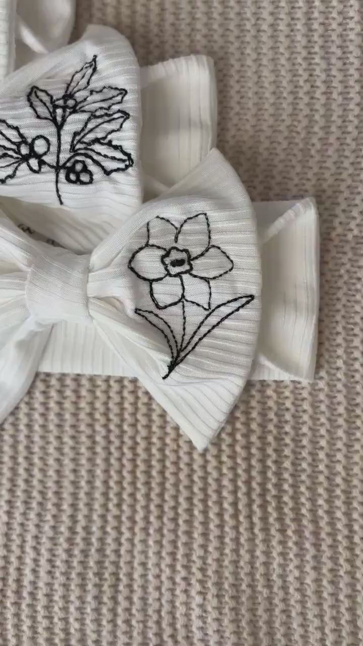 Birth month Flower Headband for Newborn infant or toddler with Baby’s birth month. Custom Stretchy headband bow or clip bow
